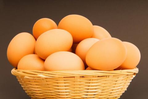 鸡蛋营养价值颇高，这六种鸡蛋千万不能要