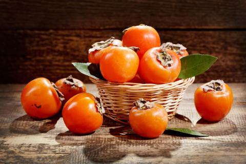 秋季吃柿子有哪些好处，吃之前先看看这些注意事项