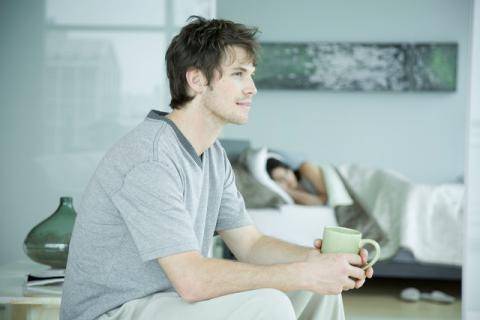 男性早晨没有晨勃正常吗？晨勃消失对男性身体的危害，这些方法可恢复晨勃