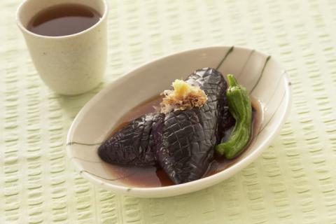 夏季吃海参的简单做法――葱油海参，滋补美味