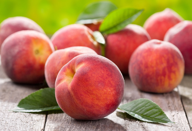 怎么辨别桃子是否坏了?桃子皮能不能吃?