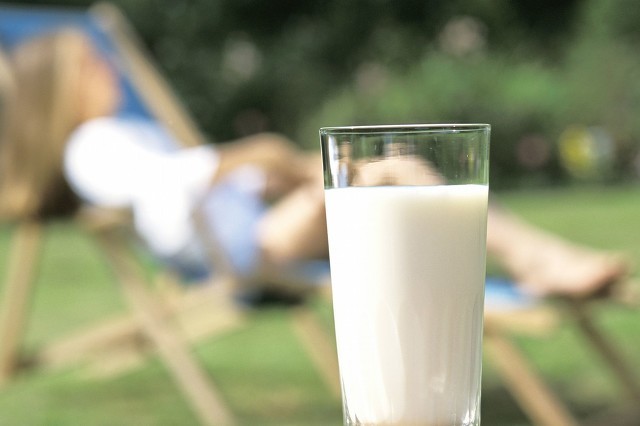 喝牛奶吃海带会中毒吗