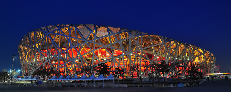 奥运场馆鸟巢由谁设计建造的