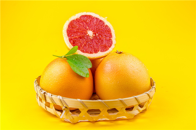 柚子皮能泡水喝吗？不起眼的柚子皮却内含乾坤！