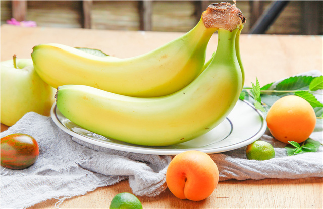 吃青香蕉好吗？这2个方法帮你快速催熟！