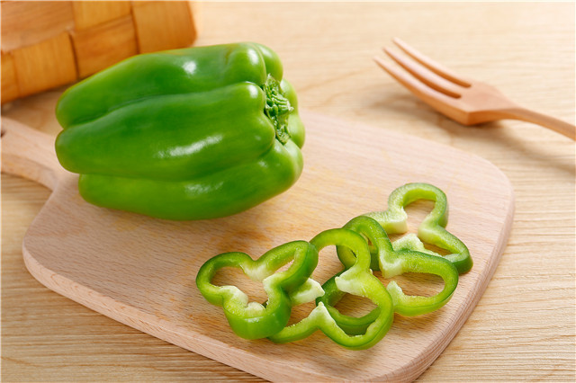 青椒和菜椒有什么区别